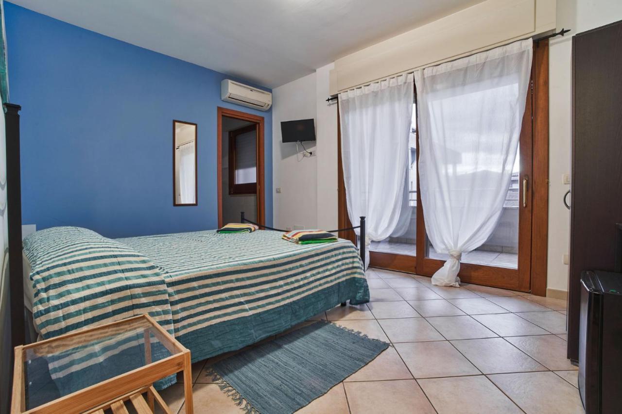 Arcibaleno Hotel ซาบาอูเดีย ภายนอก รูปภาพ